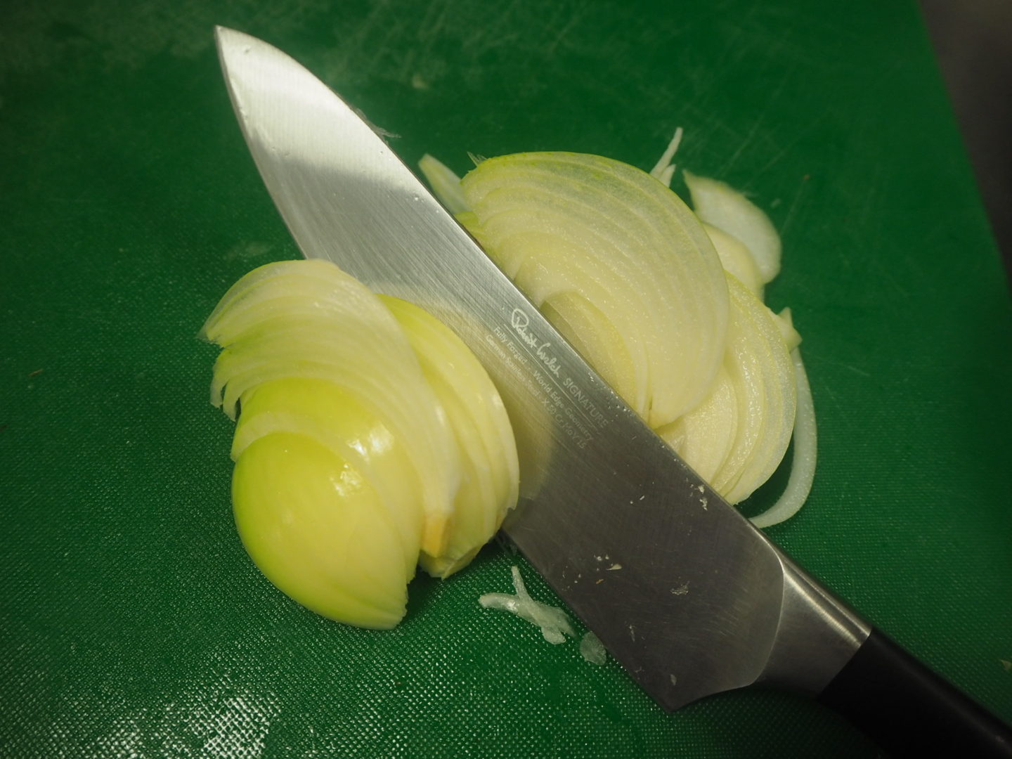 Slicing up onions