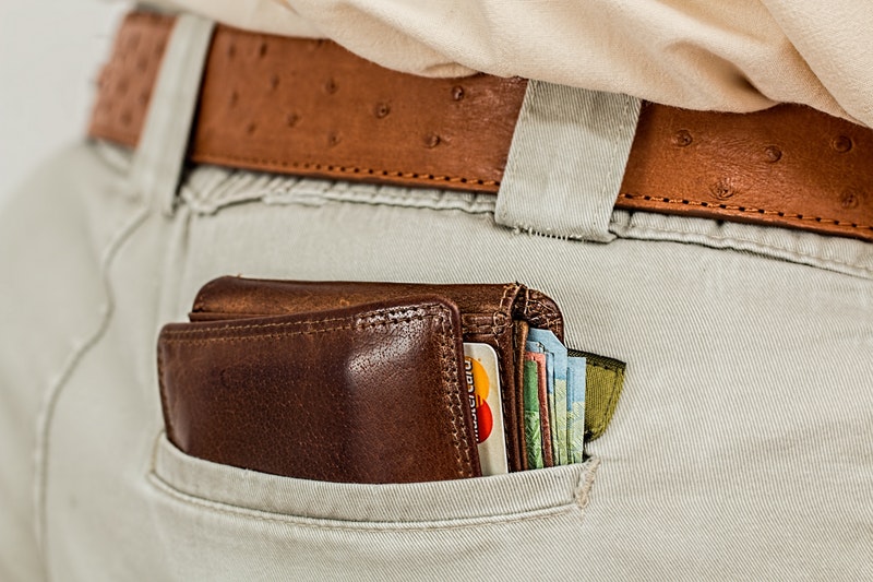 wallet-cash-credit-card-pocket